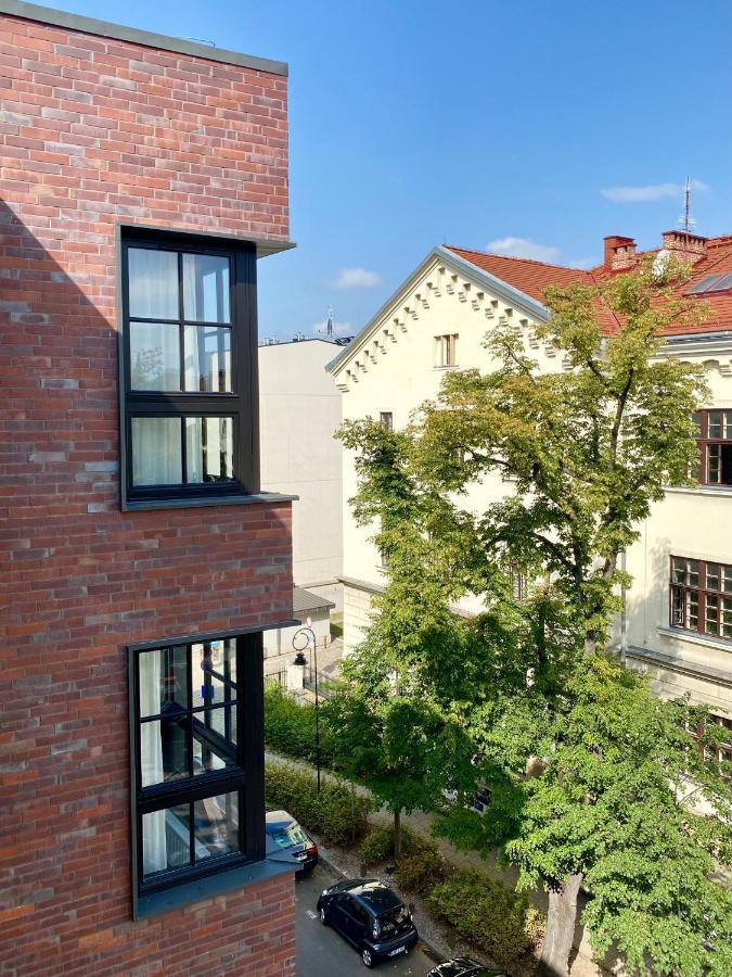 H11 Aparthotel 크라쿠프 외부 사진 The house of the artist in Berlin